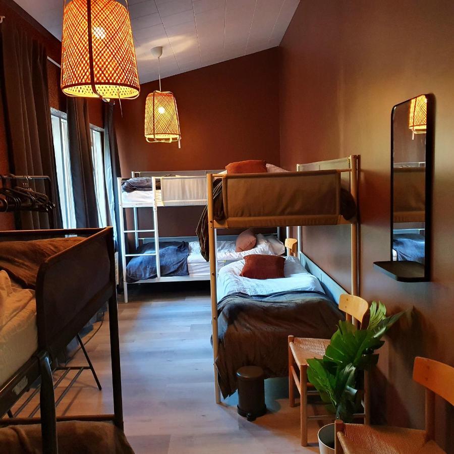 The Bank Sleeping Guesthouse Neskaupstaður Buitenkant foto