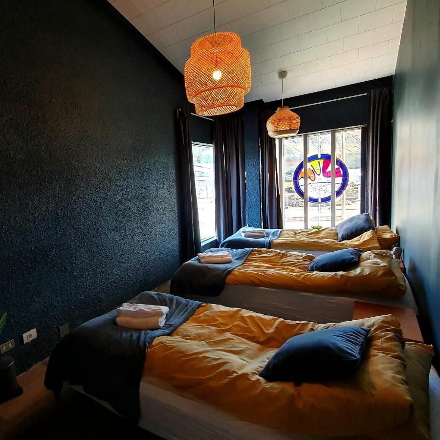 The Bank Sleeping Guesthouse Neskaupstaður Buitenkant foto