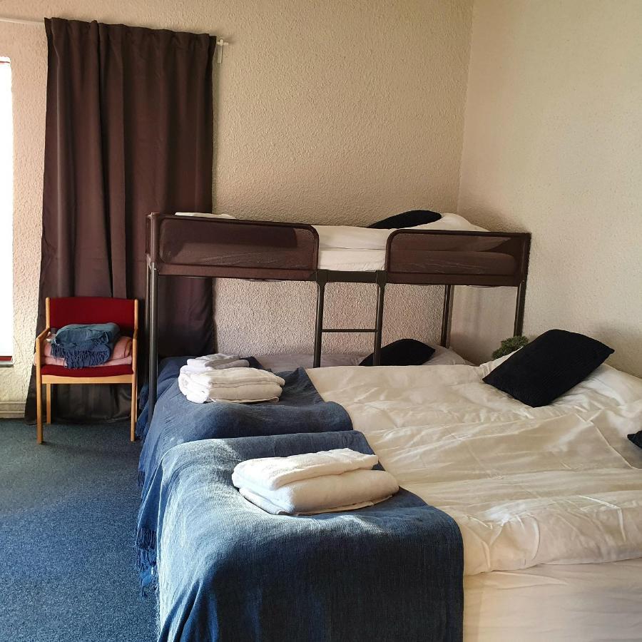 The Bank Sleeping Guesthouse Neskaupstaður Buitenkant foto